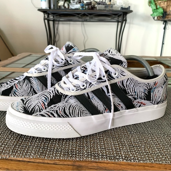 Adidas Originals Adi-Ease Palm Leaves Classic Skate Shoe Size 9 US EE6106 Floral - Picture 1 of 10